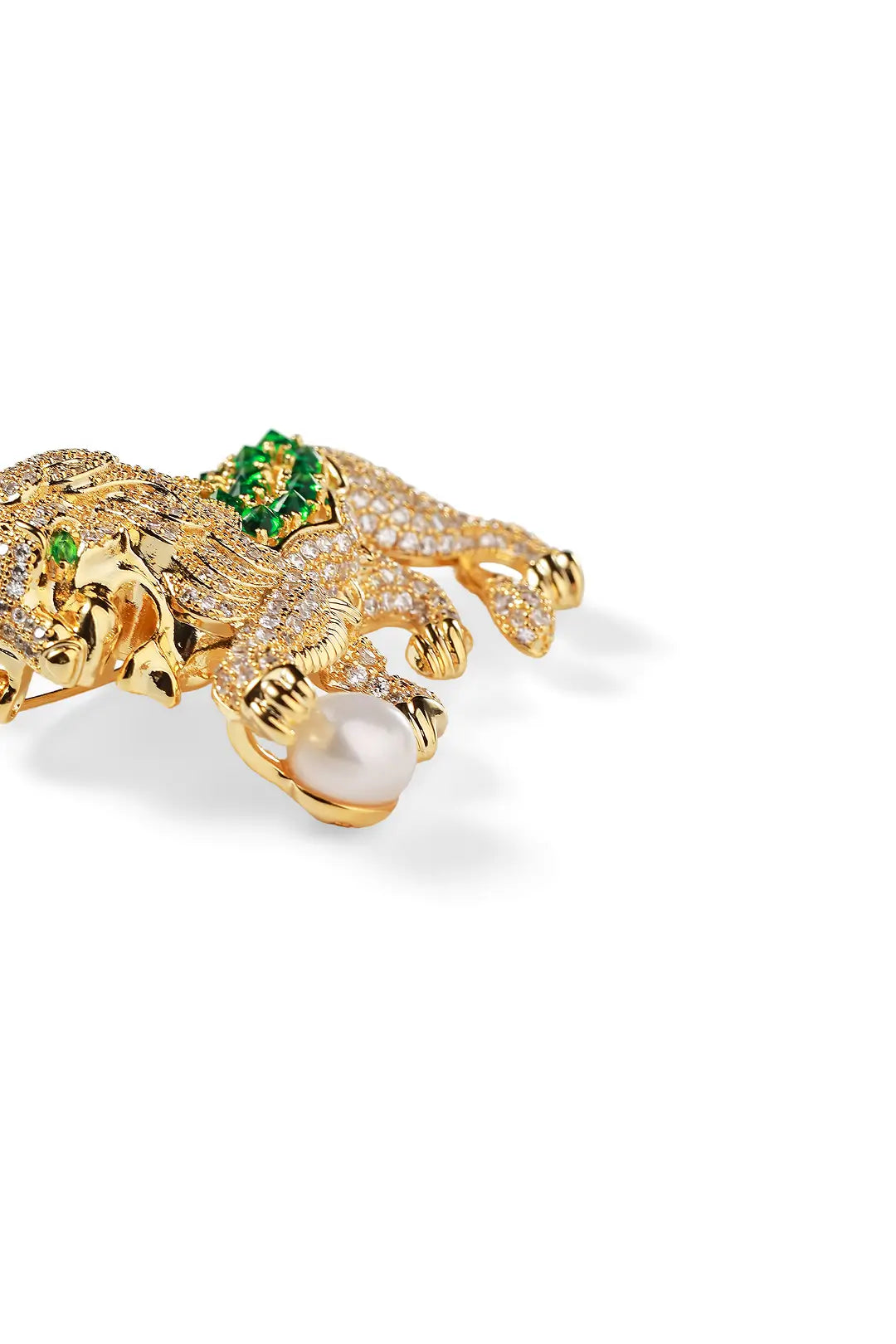 Shishiō Brooch