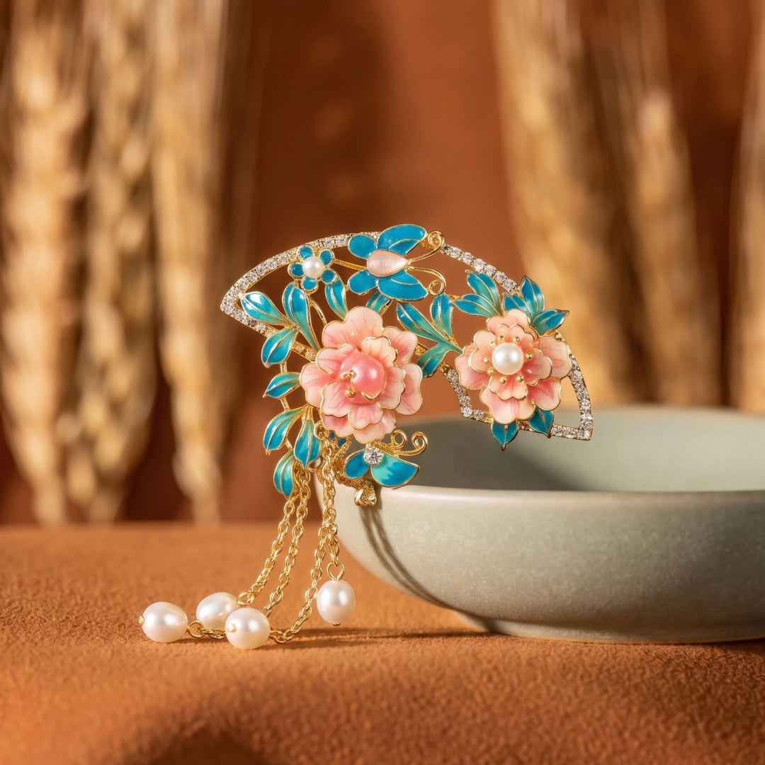 Hanagasumi Brooch