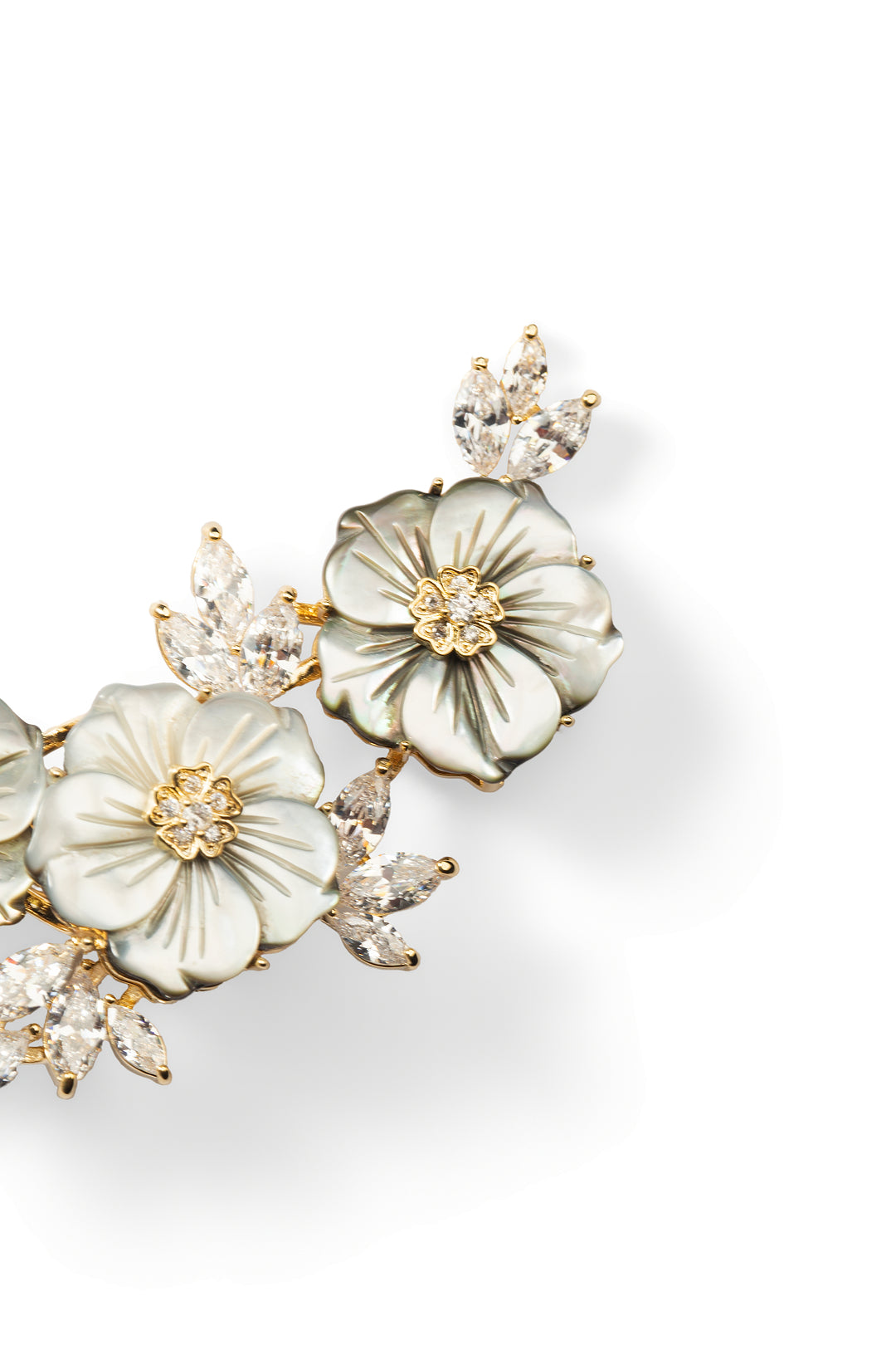 Shirohana no Uta Brooch