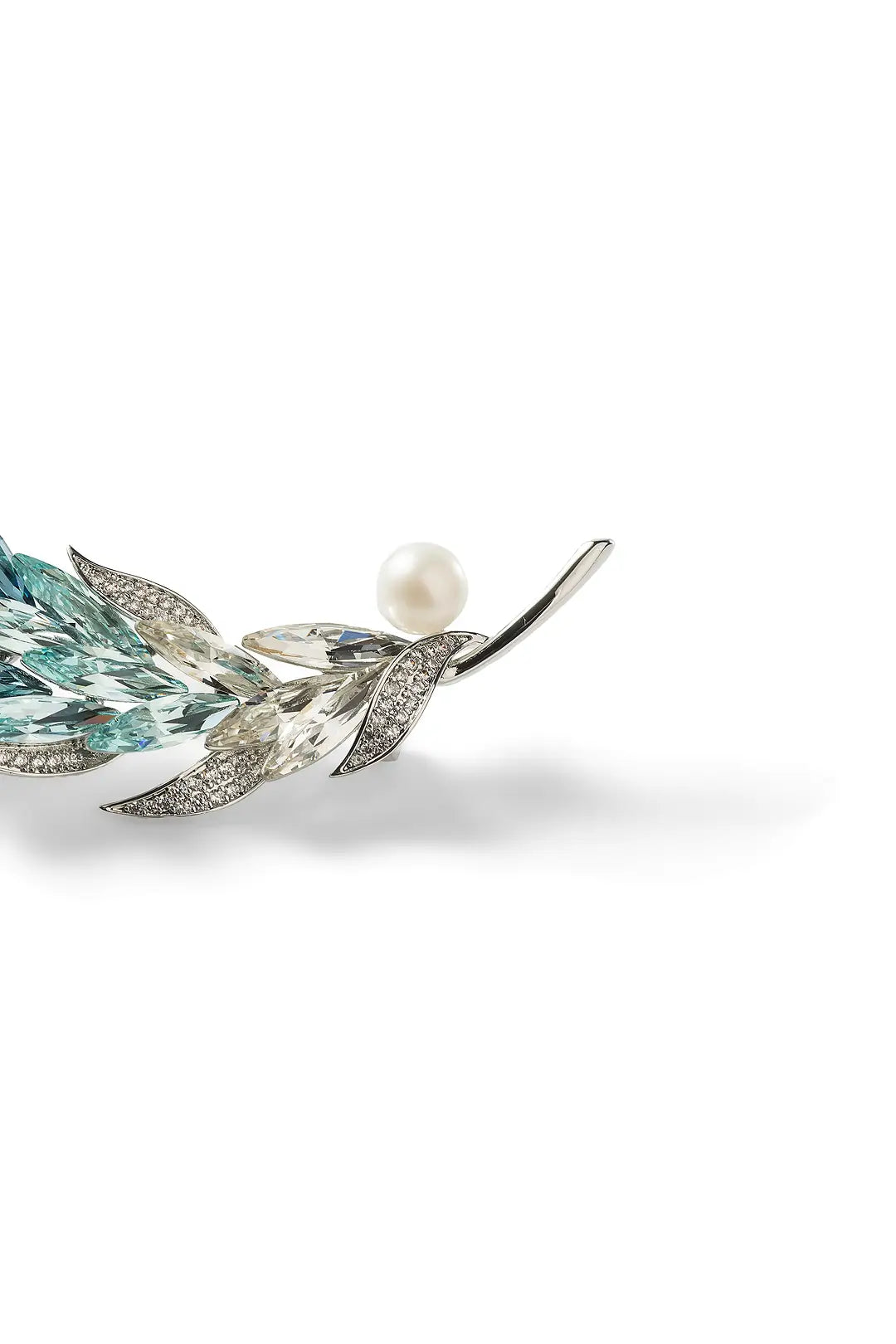 Kazahana Brooch