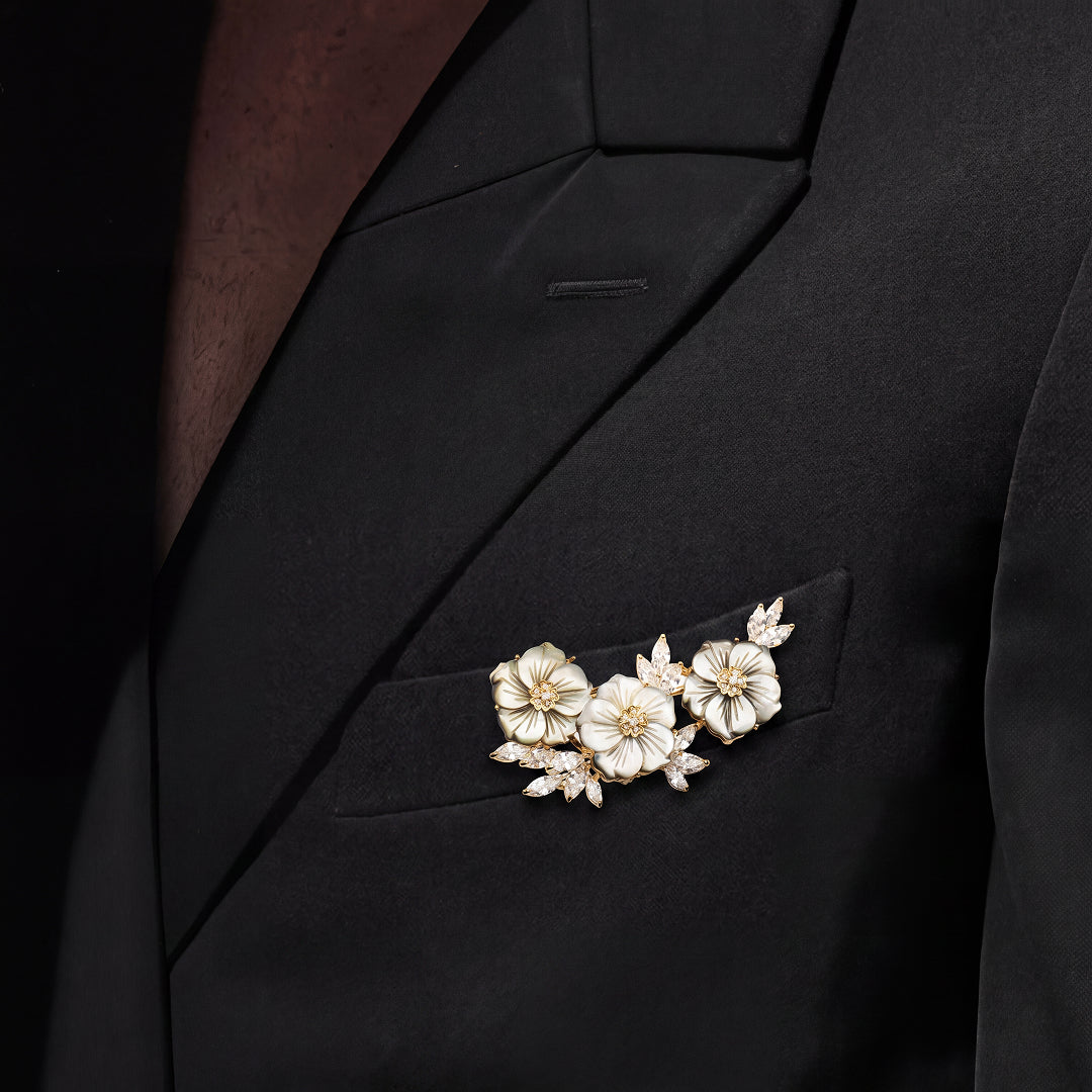 Shirohana no Uta Brooch
