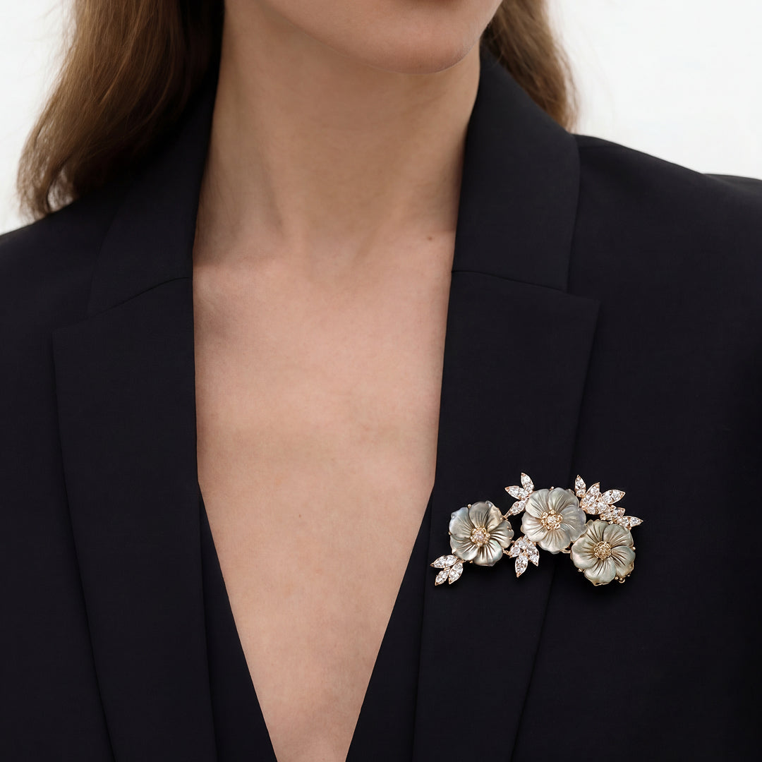Shirohana no Uta Brooch